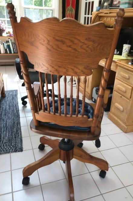 Photo of free office chair (Mayfair Place, Crofton) #2