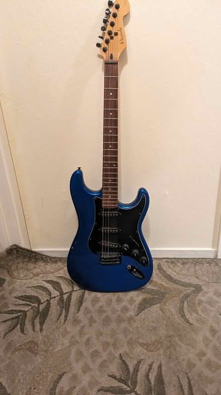 Photo of free Electric guitar best as a prop (94040) #1