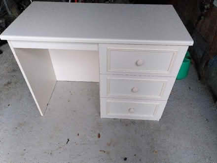Photo of free Desk (Old Woking GU22) #1