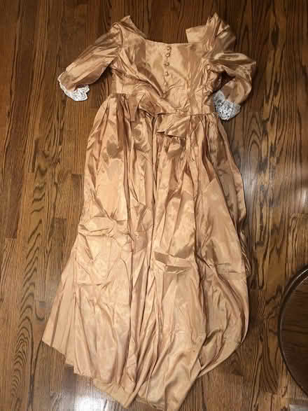 Photo of free M size colonial costume (Mount pleasant) #1