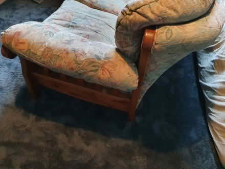Photo of free sofa (Lindale LA11) #1