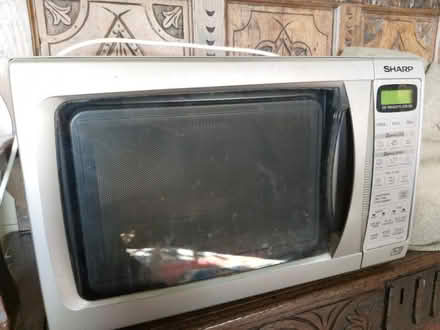 Photo of free Microwave (Marston HR6) #3
