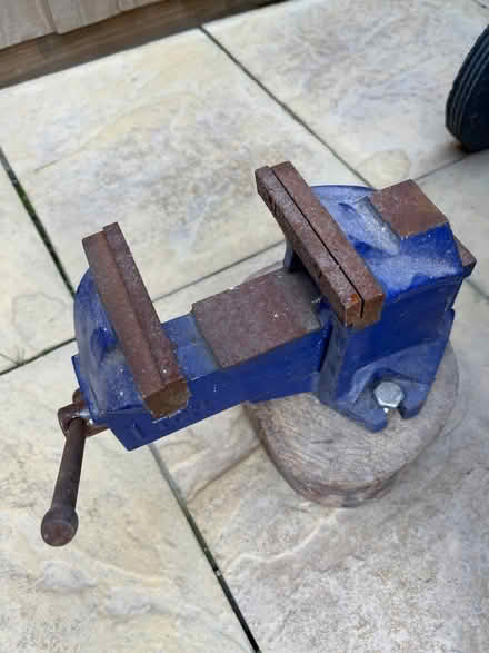 Photo of free Small vice on wooden block (Melbourn) #1