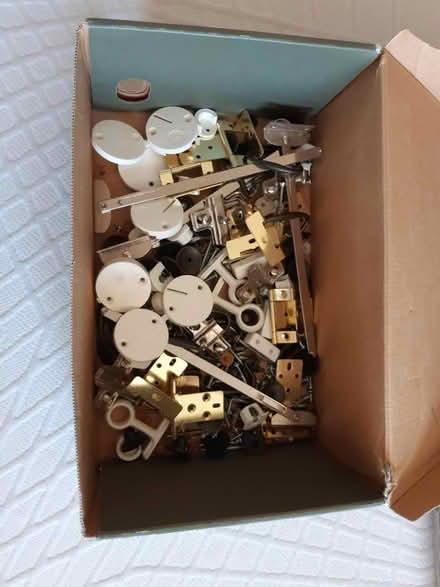 Photo of free Job lot of furniture fixings (Headington OX3) #1