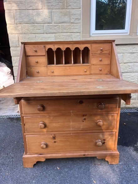 Photo of free Bureau (SN11) #1