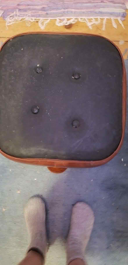 Photo of free Vintage faux leather pouffe (Lescudjack Penzance) #2