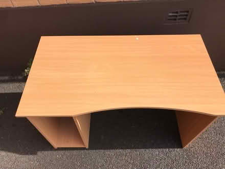 Photo of free Desk (BT8) #1
