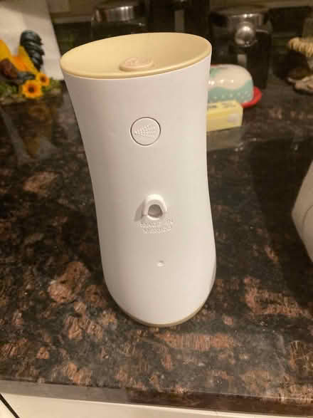 Photo of free Glade automatic spray releaser (Montebello) #1