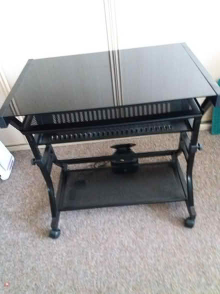 Photo of free Computer desk (Lakenheath IP27) #3