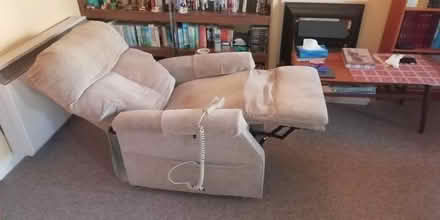 Photo of free Electric Rise and Recline Chair Beige (Ebley GL5) #3