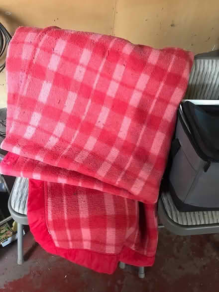 Photo of free King size blanket (Los altos near el camino) #1
