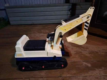 Photo of free Digger garden toy (South Wimbledon / Merton SW19) #1
