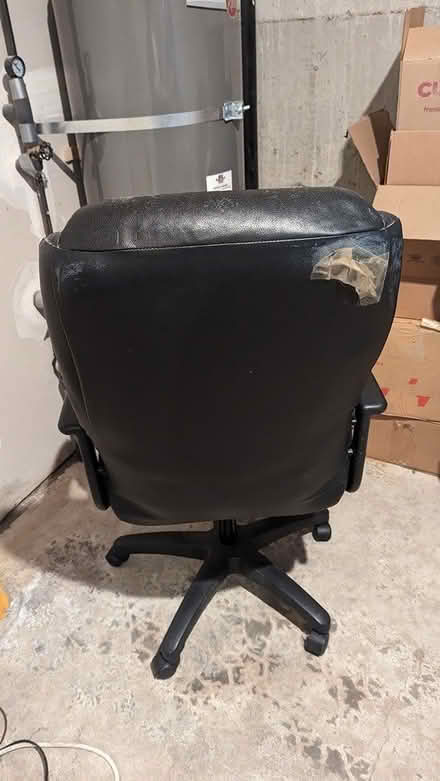 Photo of free Old leather swivel chair (Upper Lynnwood) #1