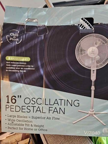 Photo of free Fan (NE DC by 8th and H st) #1