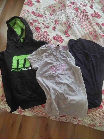Photo of free Woman's clothes (NW10) #1