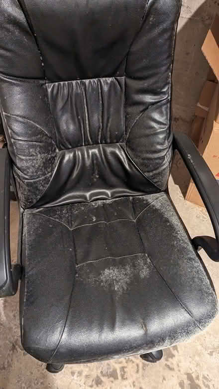Photo of free Old leather swivel chair (Upper Lynnwood) #3