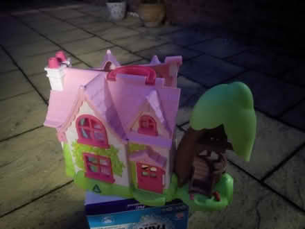 Photo of free ELC HappyLand Cherry Lane Cottage (Woosehill RG41) #1