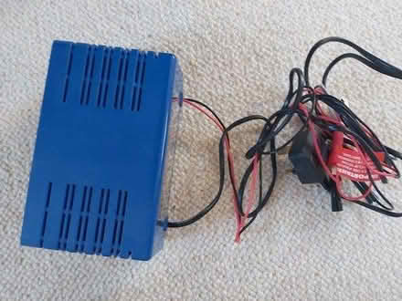 Photo of free 12V Automatic Batery Charger (W4) #2