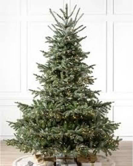 Photo of Fake Christmas Trees (ME11) #1