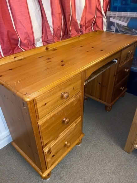 Photo of free Desk/ dressing table (Alconbury) #1