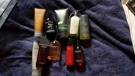 Photo of free bag of men's toiletries (Trinity EH5) #1