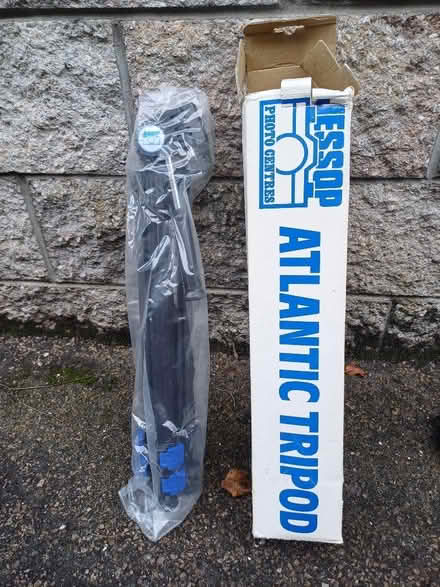 Photo of free Tripod (AB15) #1