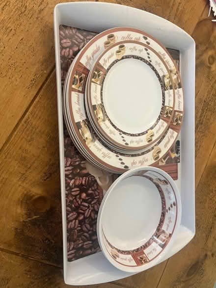 Photo of free Plastic plates, bowls and tray (Chellaston DE73) #3