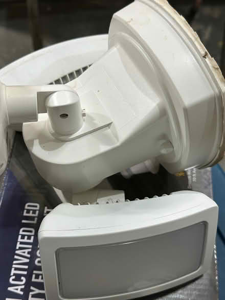 Photo of free FEIT camera flood light (Morgan hill) #3