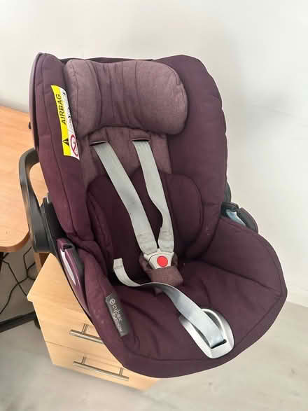 Photo of free Baby car seat (LU5) #1