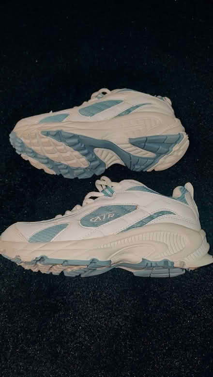Photo of free Air Fly Size 6 Women's Sneakers (Springfield) #1
