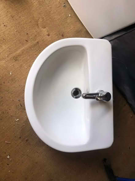 Photo of free Sink with mixer tap (Hyde Lea ST17) #1