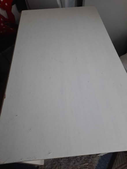 Photo of free White desk (S26) #1