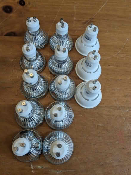 Photo of free Assorted bulbs (Barnehurst DA7) #1