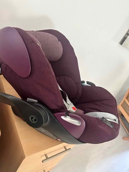 Photo of free Baby car seat (LU5) #2