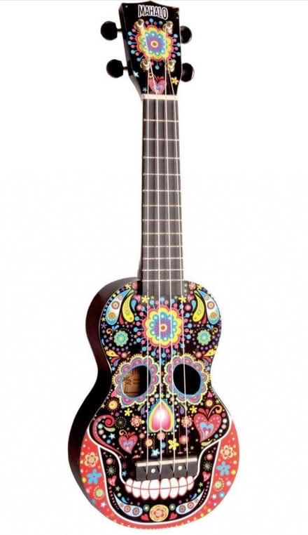 Photo of Ukulele (New Malden KT3) #1
