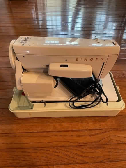 Photo of free Singer sewing machine - Broken (Skippack) #4