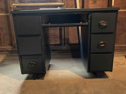 Photo of free desk (Simsbury) #1