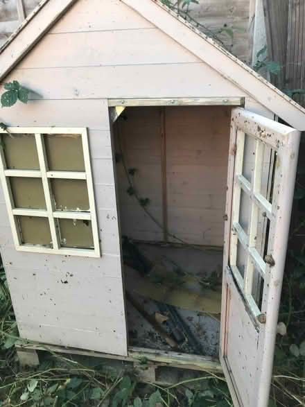 Photo of free Wendy house (Easthampstead RG12) #1