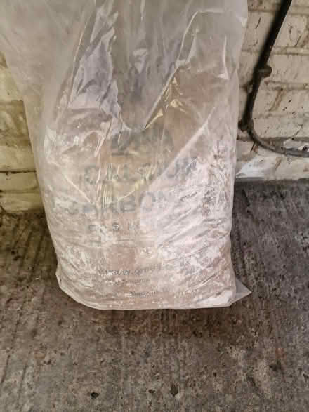 Photo of free Bag of garden / Building Lime (Harpur Hill SK17) #1