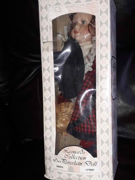 Photo of free Porcelain Dolls x 7 (14" - 35cm) (Popley RG24) #3
