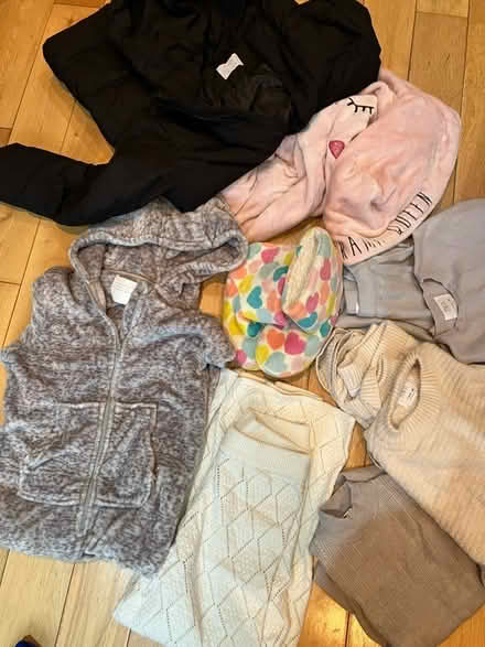 Photo of free Girls & women’s clothes (Dagenham RM10) #2