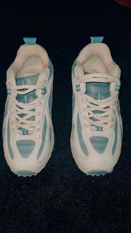 Photo of free Air Fly Size 6 Women's Sneakers (Springfield) #4