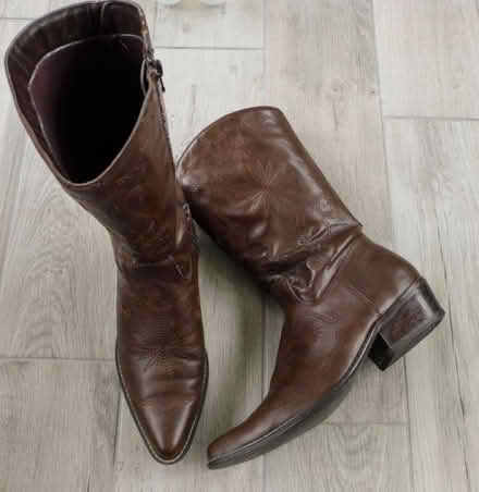 Photo of free Brown Boots size 7 (Emsworth PO10) #1