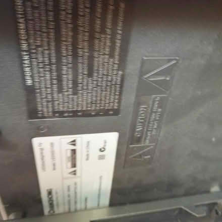 Photo of free 32" tv/monitor (plus wall bracket) (Chichester PO19) #2