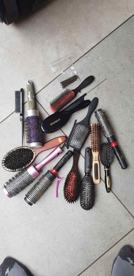 Photo of free Hair brushes and clips (Wimbledon SW19) #1