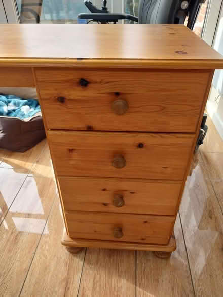 Photo of free Pine dressing table or desk (KGH area NN16) #1