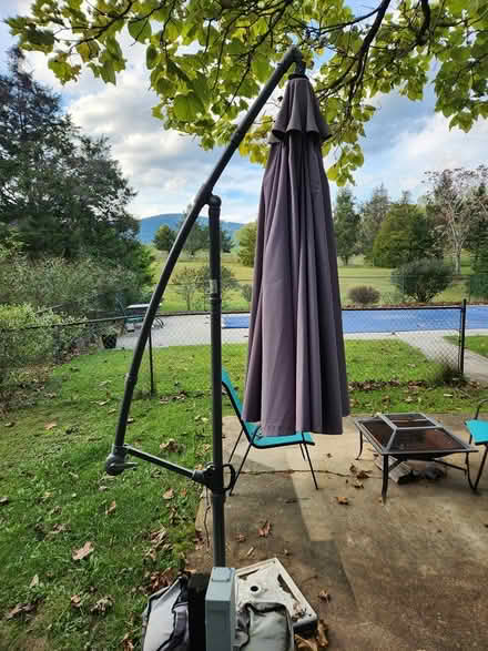 Photo of free Cantilever Umbrella (Crozet) #2
