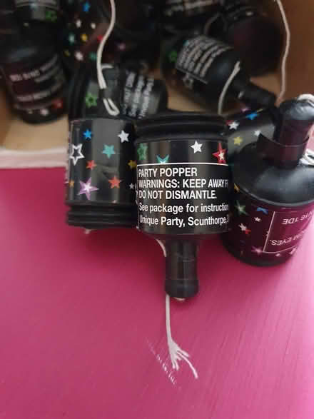 Photo of free Party poppers (Newfoundpool LE3) #2