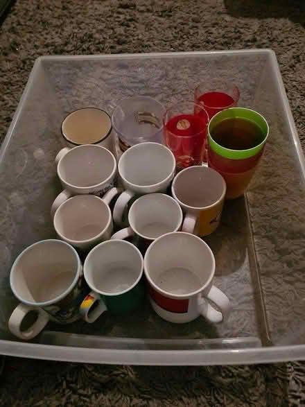 Photo of free 10 mugs beakers, 2 glasses, 2 plate (Darley Abbey DE22) #1
