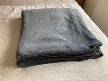 Photo of free Grey throw/ blanket (Bricket Wood AL2) #1
